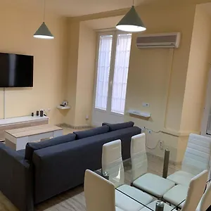https://apartamentos-marin-garcia-centro-historico.hotelsinnerja.org
